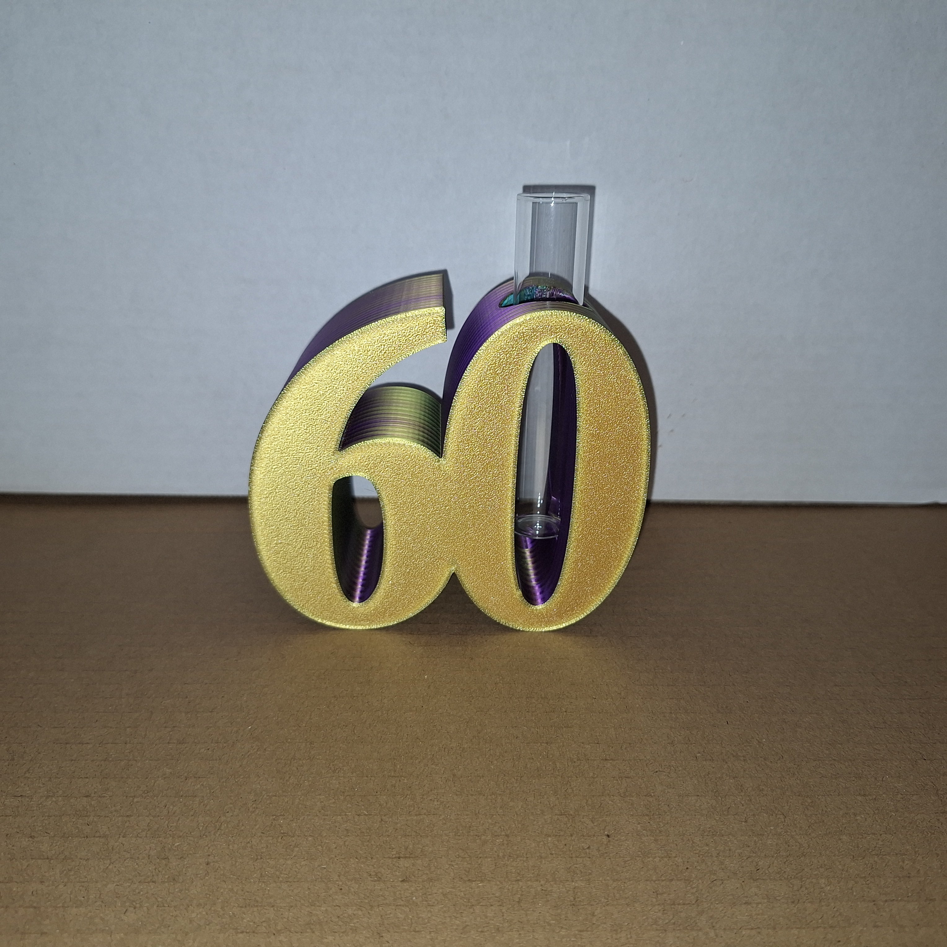 Zahlen mit Reagenzglas – Deko-Zahl personalisierbar