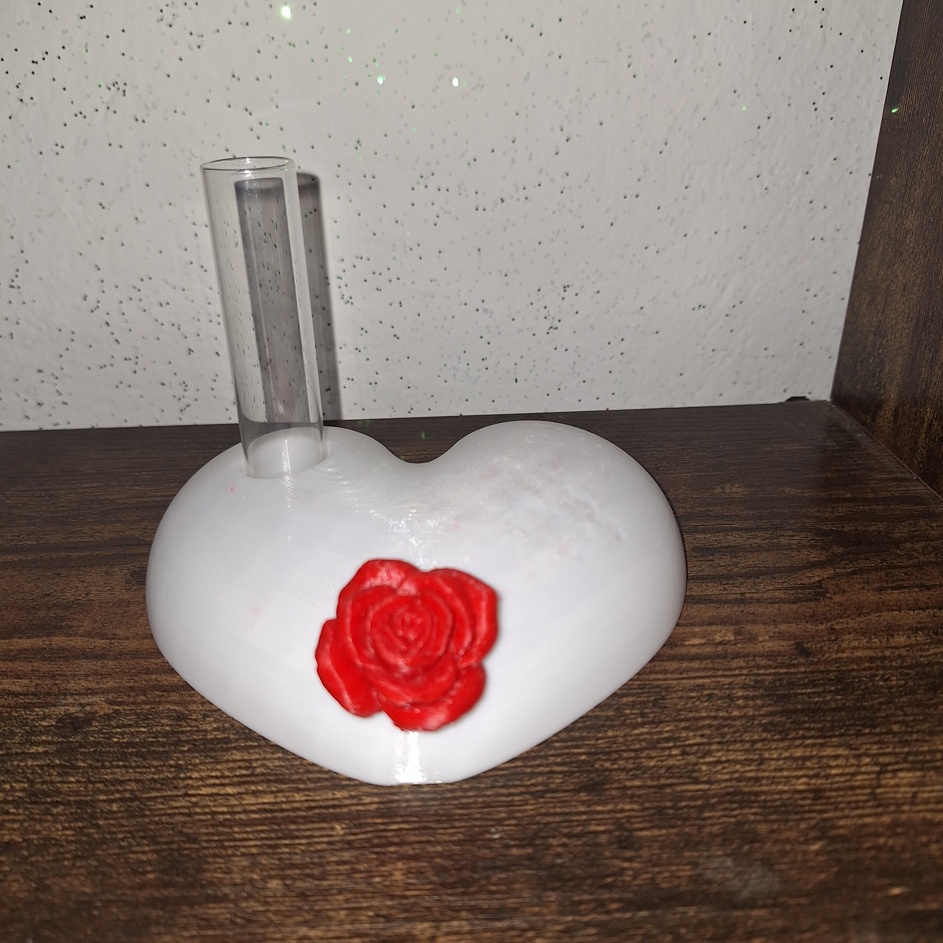 Herz mit Reagenzglas