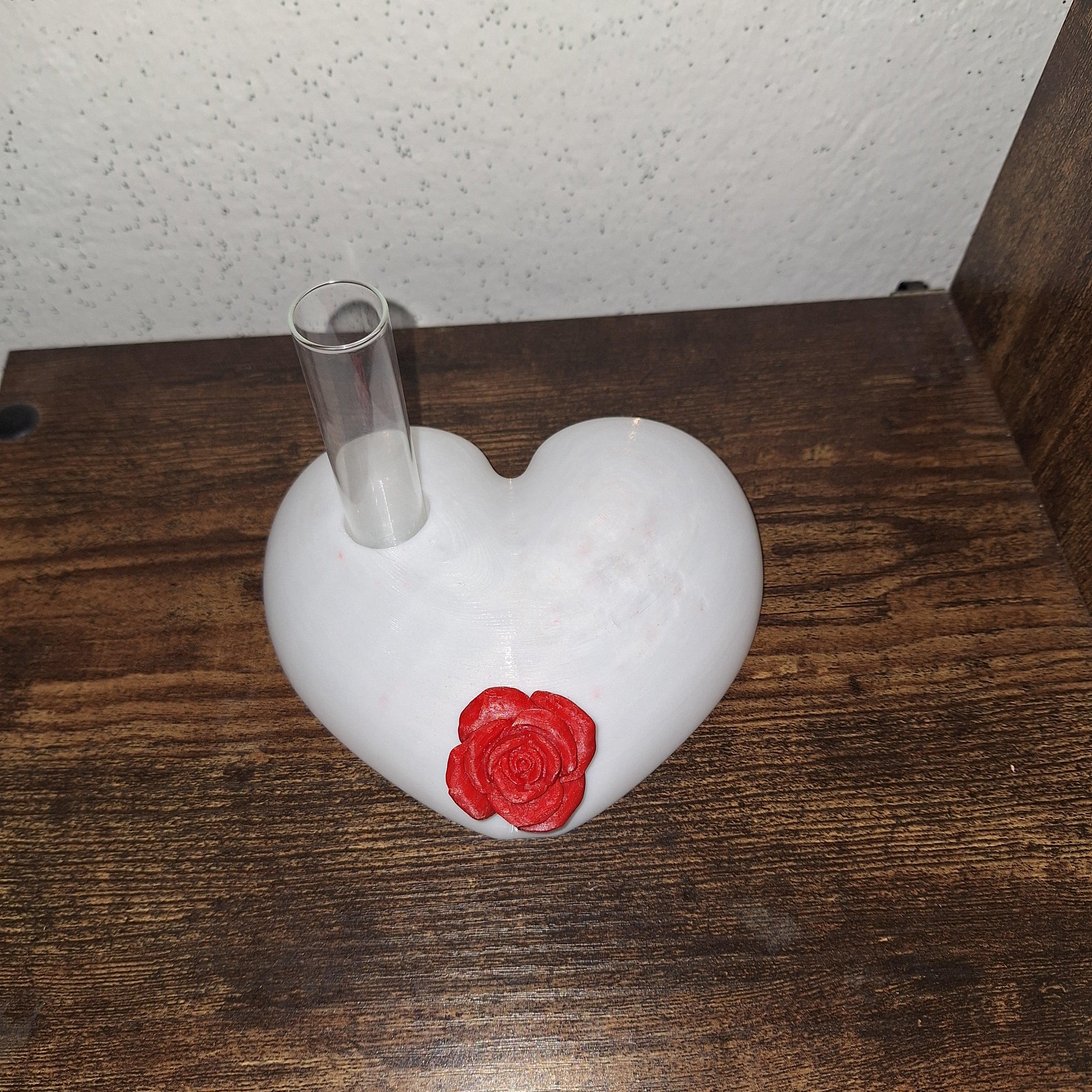 Herz mit Reagenzglas