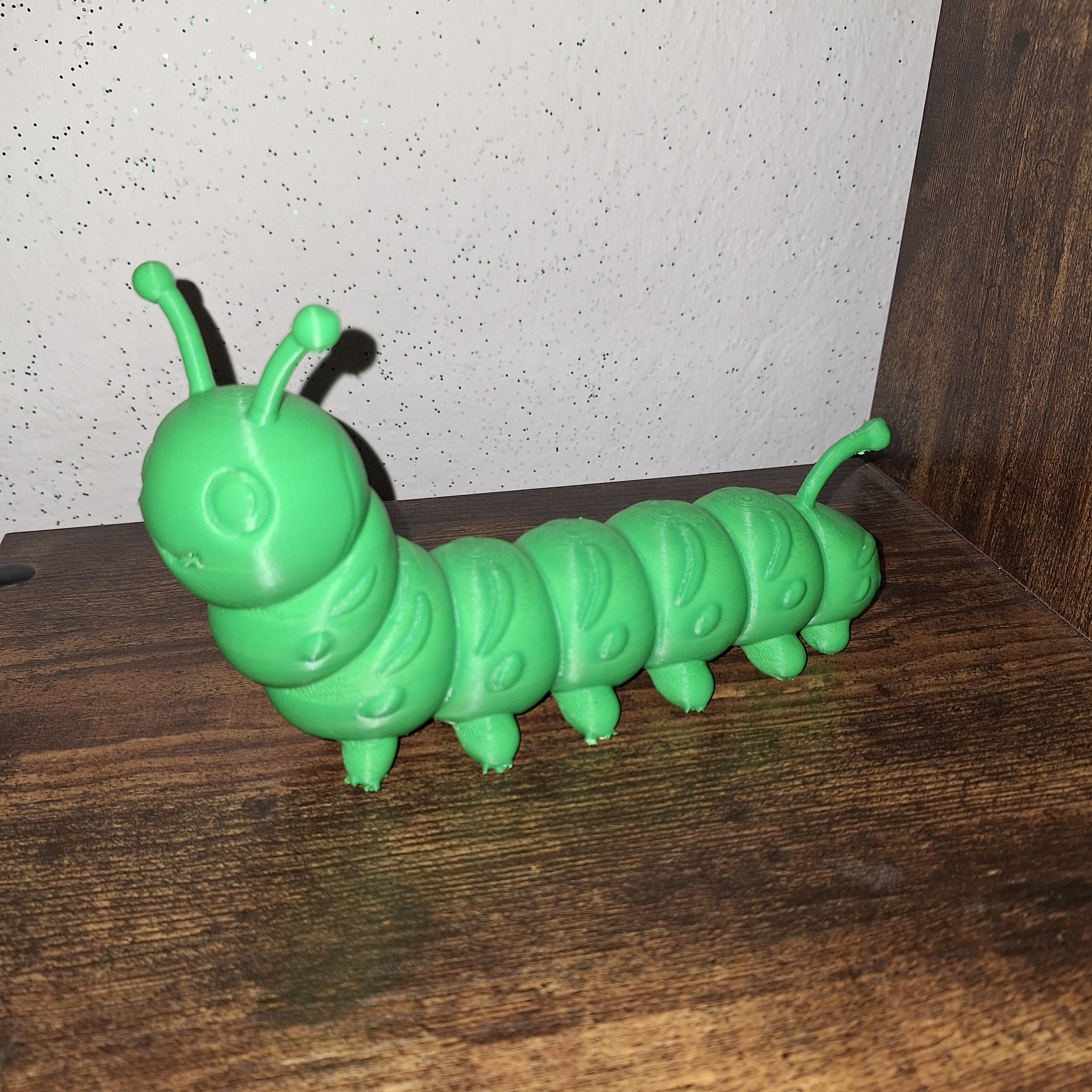 Kleine niedliche Raupe