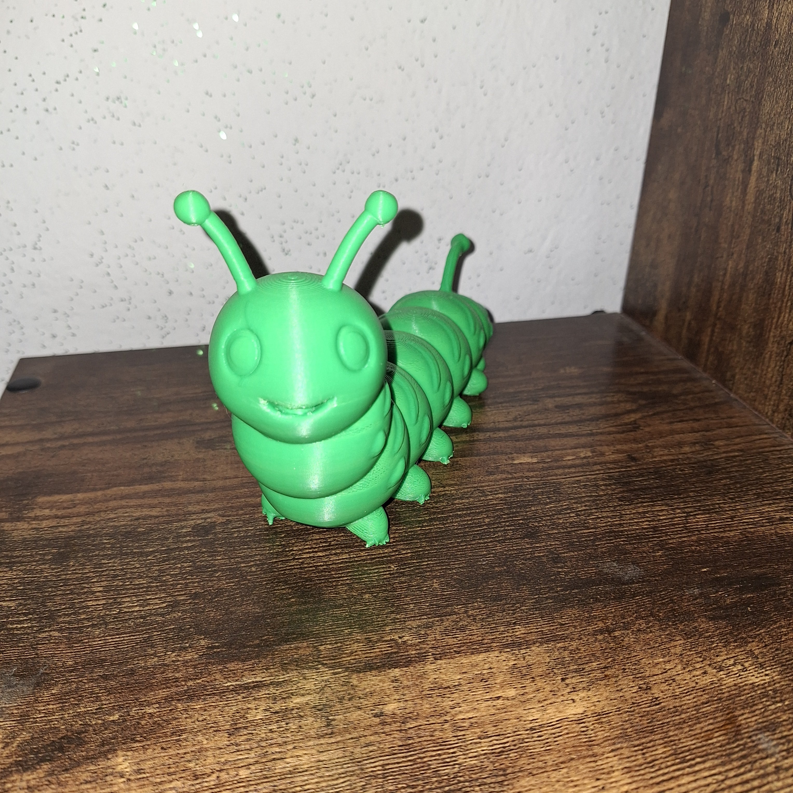 Kleine niedliche Raupe